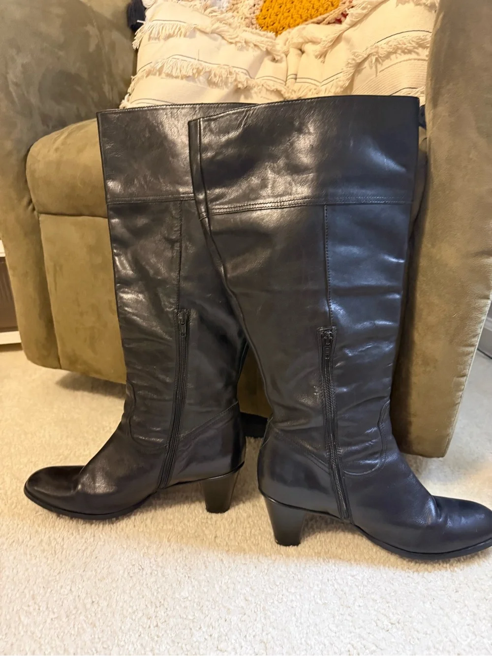 Eddie Bauer sleek black
